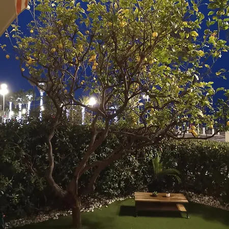 Garden Atlantide Promenade Apartman *