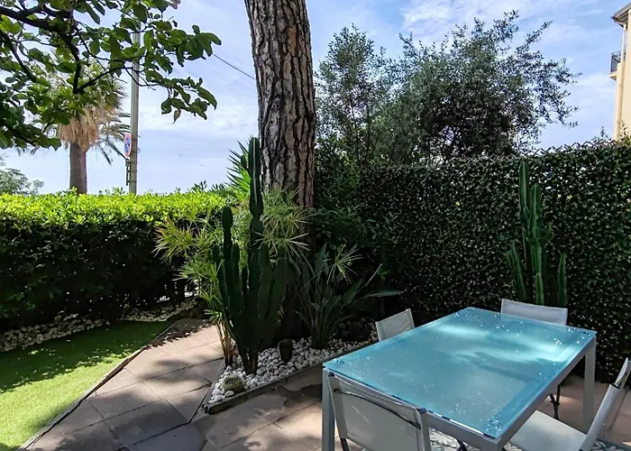 Garden Atlantide Promenade * Nice